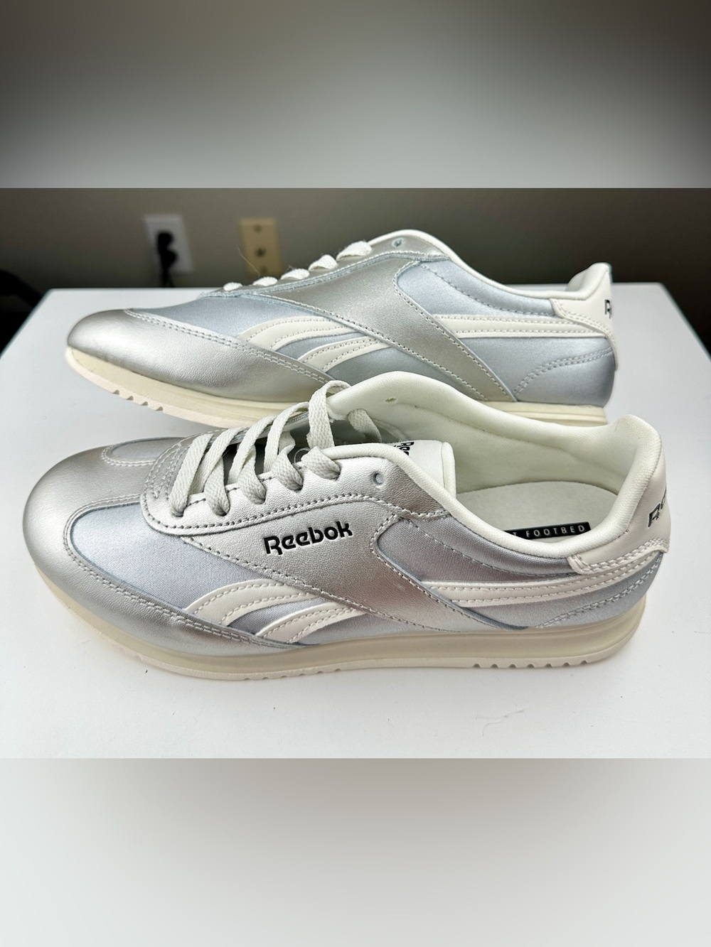 Reebok Fiori Metallic Silver White Sneakers Women’s 7.5 Ortholite NWOB